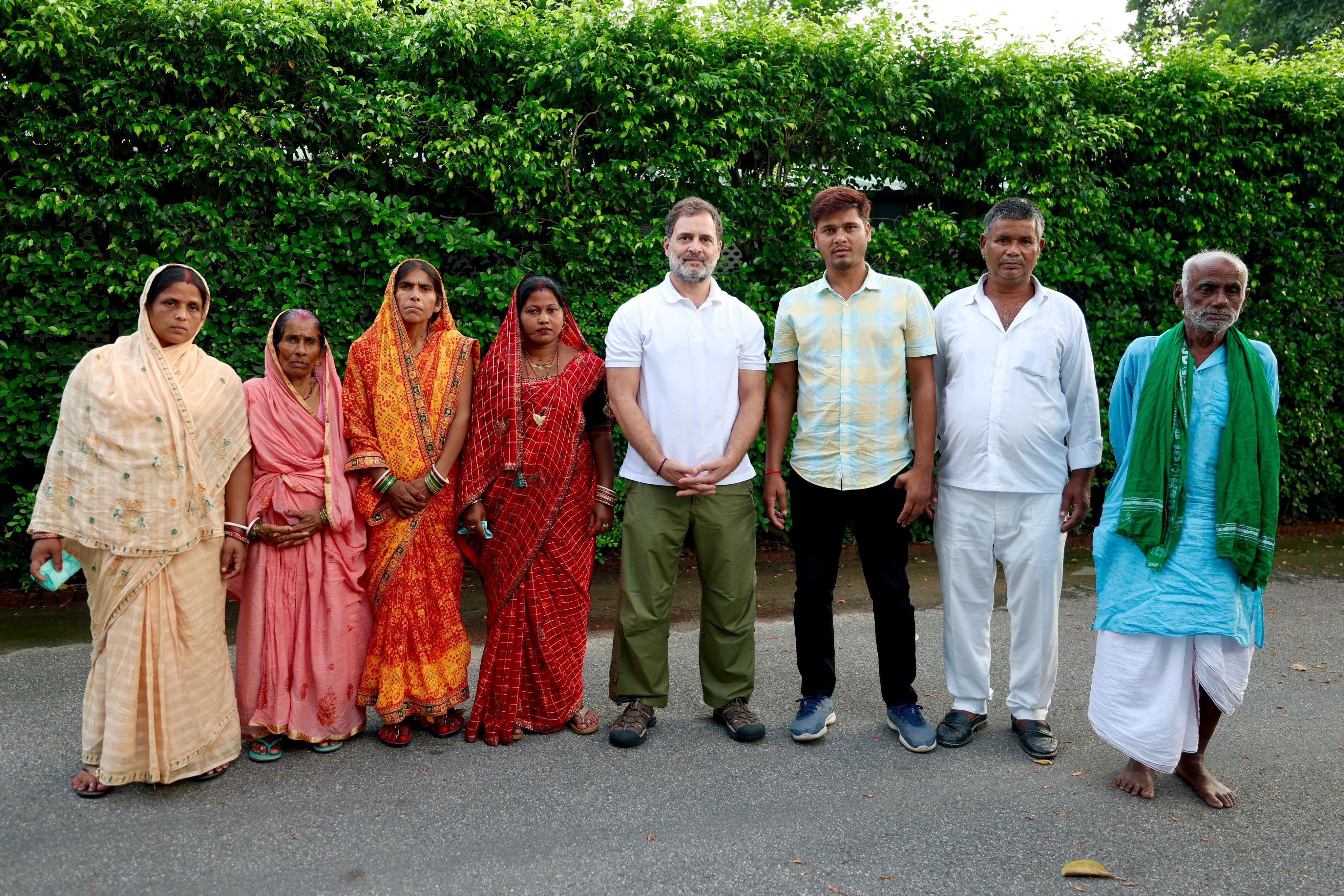 راہل گاندھی کا طنز: ’الیکشن کمیشن نے پہلی بار مردہ ووٹروں سے ملاقات کا موقع دیا‘