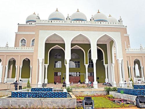 بجٹ میں منگلورو اور کلبرگی حج بھونوں کی تعمیر کے لیے فنڈ کی تجویز، وزیر اعلیٰ سدارامیا کا مناسب فیصلہ کرنے کا یقین