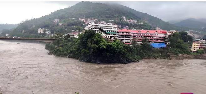 ہماچل پردیش میں قدرتی آفت کا قہر: سیلاب و لینڈ سلائیڈنگ سے 116 ہلاکتیں، 230 سڑکیں بند، 1220 کروڑ کا نقصان