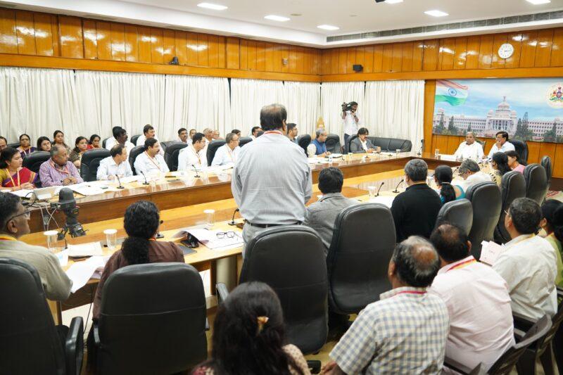 بقایا فنڈز کی فراہمی اور مکانات کی جلد تقسیم پر زور، رہائشی اسکیموں کی پیش رفت کا وزیراعلیٰ نے لیا جائزہ