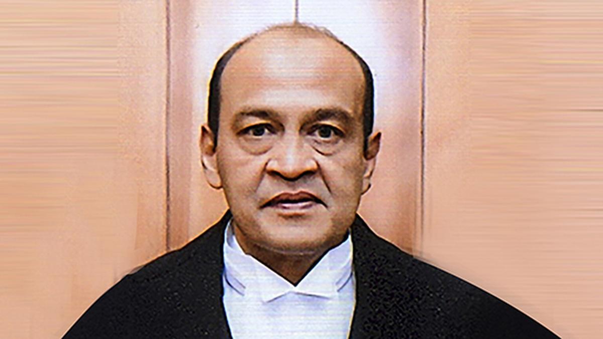 پنشن اور مراعات سے محرومی کا خطرہ، جسٹس ورما کے سامنے صرف استعفیٰ کا راستہ