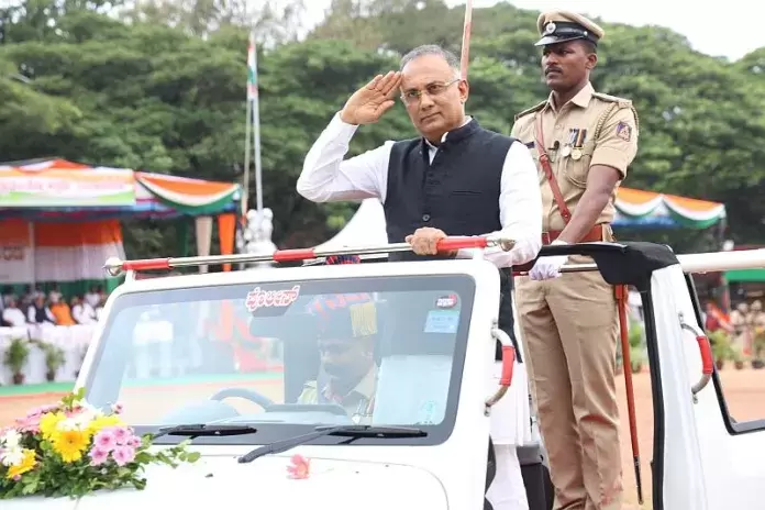 منگلورو میں 79 ویں جشن آزادی کی شاندار تقریب ، وزیر دنیش گنڈو راو کے ہاتھوں پرچم کشائی