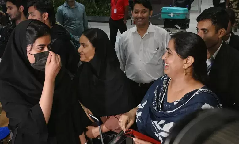 آپریشن سندھو کے تحت دوسری فلائٹ ہندوستان پہنچی، 110 طلبا کے بعد سفارتی اہلکاروں کے اہل خانہ بھی واپس