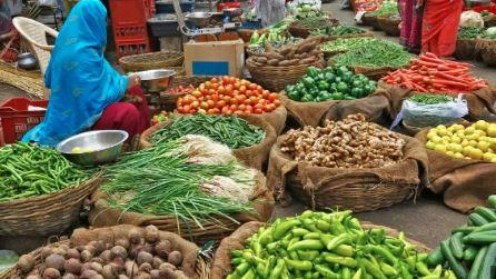 اپریل میں مہنگائی میں بڑی راحت، شرح گھٹ کر 3.16 فیصد پر آ گئی