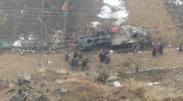جموں و کشمیر: فوجی گاڑی کھائی میں گرنے سے 2 فوجی ہلاک، 3 شدید زخمی