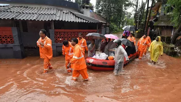 کیرالہ میں شدید بارش سے تباہی، ایک ہفتے میں 27 افراد ہلاک،  ، ٹرین سروس متاثر