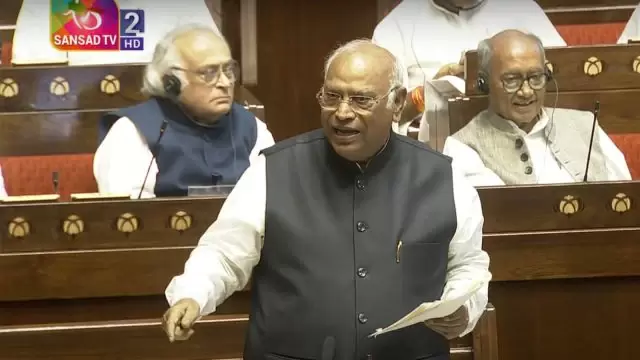 راجیہ سبھا میں کھرگے کا نشانہ: ’ٹرمپ نے جنگ بندی پر آواز اٹھائی، مودی کیوں خاموش؟‘