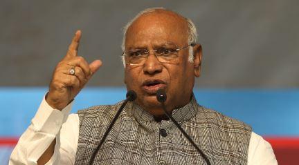 منریگا کے بعد کیا اب حقِ معلومات بھی خطرے میں؟کھرگے کا حکومت سے دو ٹوک سوال