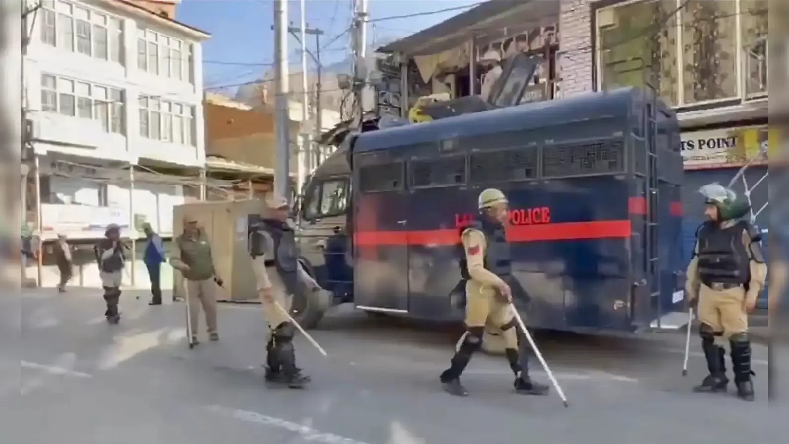 لداخ تشدد پر راہل گاندھی کا وزیر اعظم پر حملہ، عدالتی جانچ کا مطالبہ