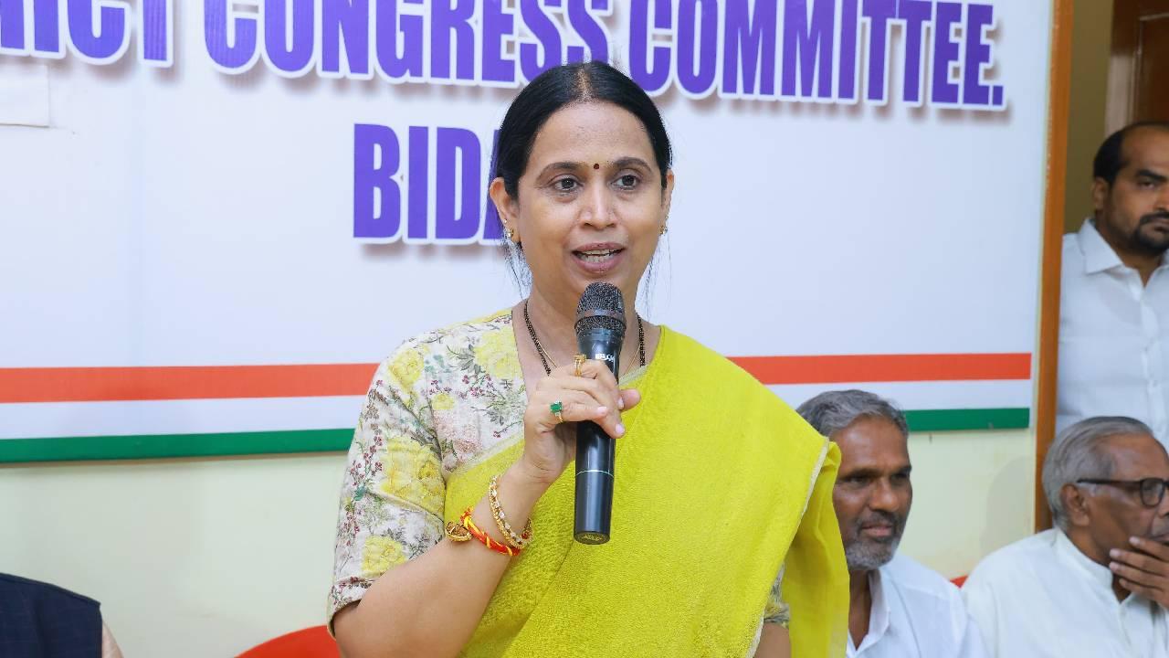 آنگن واڑی نظام میں بدعنوانی پر کارروائی ہوگی، غذائی معیار اور تقرریوں میں شفافیت کو یقینی بنایا جائے: وزیر لکشمی ہیببالکر