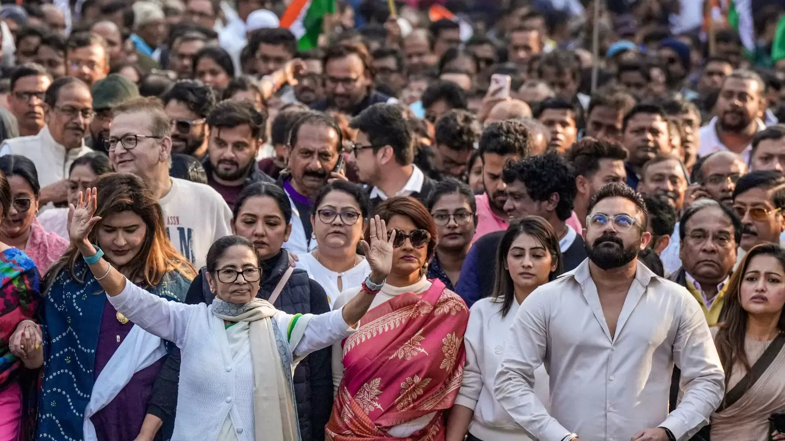 ای ڈی کے چھاپوں سے خوف نہیں، فائدہ اٹھایا—بنگال کی سیاست میں ممتا نے بازی پلٹ دی