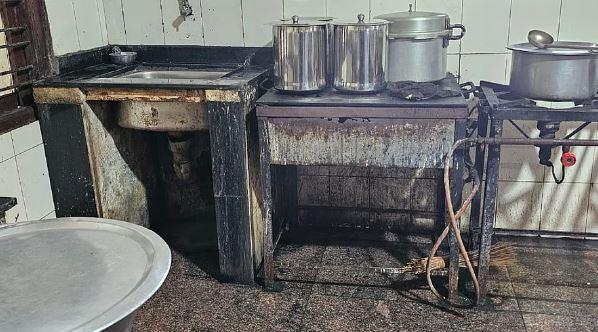 دکشن کنڑا ضلع اسپورٹس ہوسٹل میں بدعنوانیاں بے نقاب،لوک آیوکتہ کی اچانک چھاپہ ماری