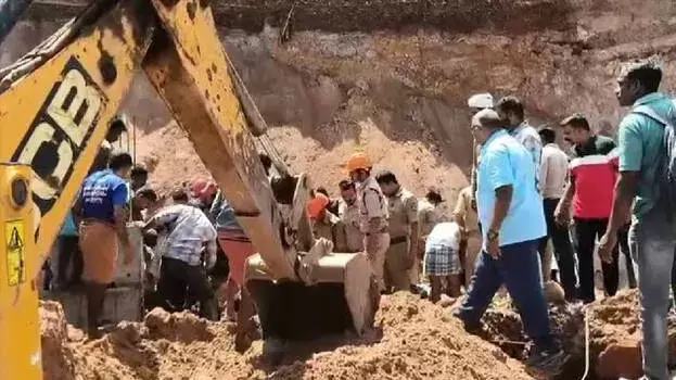 کاسرگوڈ: نیشنل ہائی وے تعمیراتی مقام پر چٹان کھسکنے سے ایک ہلاک، دو زخمی