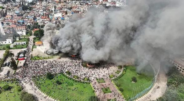 نیپال میں شدید سیاسی بحران: پارلیمنٹ و سپریم کورٹ کو آگ کے حوالے، صدر و وزیر اعظم مستعفی، بالندر شاہ کو اقتدار دینے کی مانگ