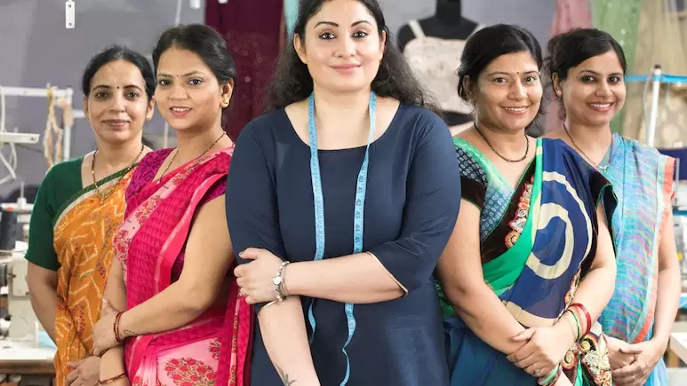 دہلی: کانگریس کا 'پیاری دیدی' منصوبہ، خواتین کو ماہانہ 2500 روپے دینے کا وعدہ