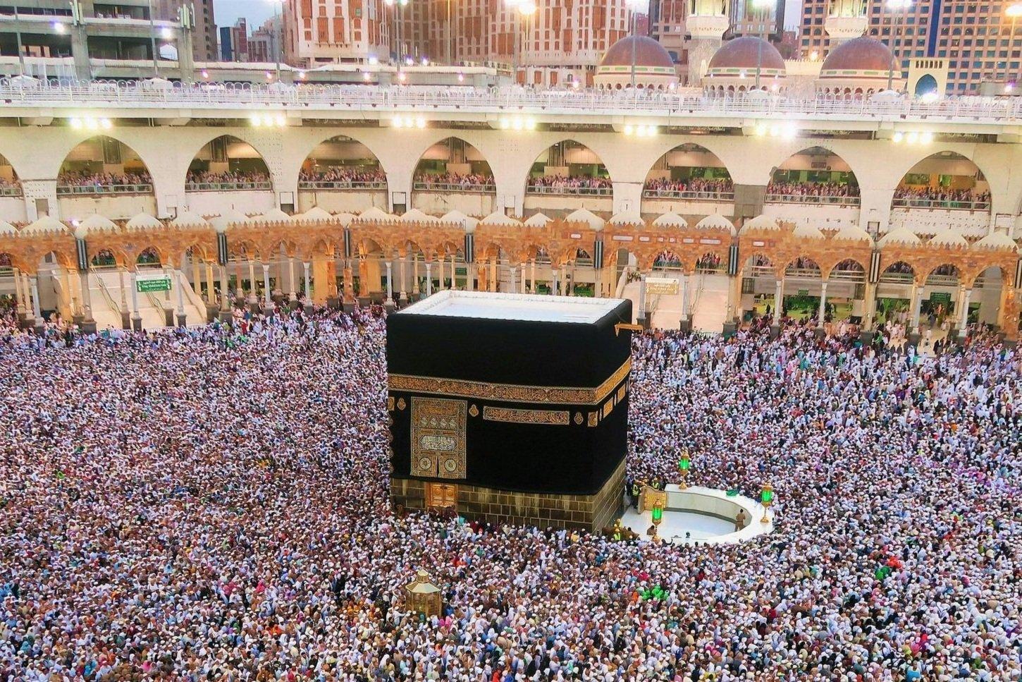 حج 2026 کی تیاریوں کا باضابطہ آغاز: مشین ریڈایبل پاسپورٹ اور مکمل سرنیم لازمی، عازمین سے پاسپورٹ تیار رکھنے کی اپیل