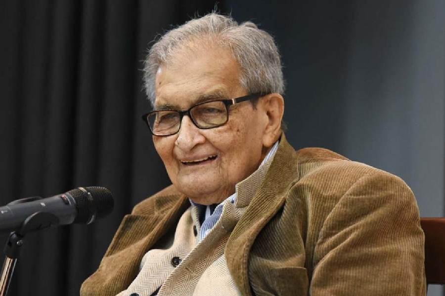 ایس آئی آر معاملہ: امرتیہ سین کو الیکشن کمیشن کا نوٹس، 16 جنوری کو سماعت، ترنمول کانگریس کا سخت اعتراض