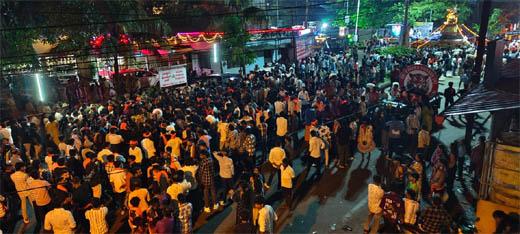 الال میں لاوڈ اسپیکر بند کروانے پر پولیس کے  خلاف احتجاج