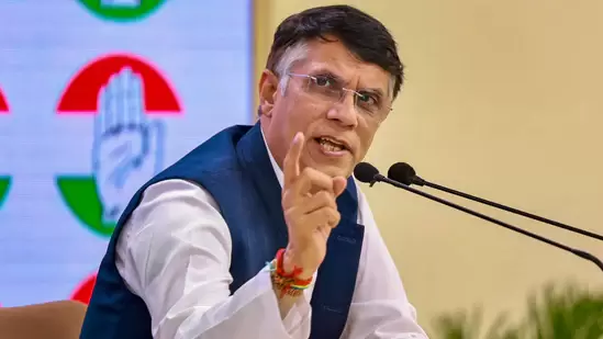 چین کھادوں کے ذریعے خطرہ پیدا کر رہا ہے، حکومت خاموش تماشائی: پون کھیڑا