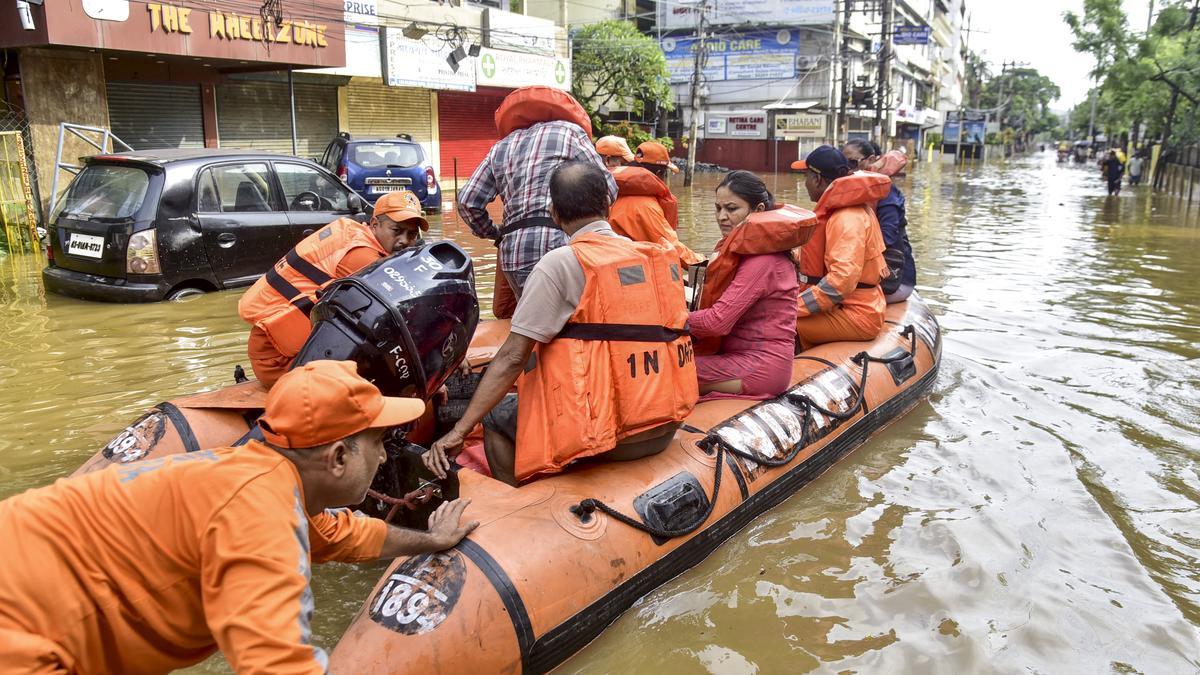 شمال مشرقی ہند میں طوفانی بارشیں، مختلف حادثات میں 3 افراد جاں بحق