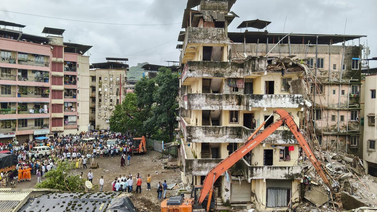 ویرار عمارت حادثہ: 17 افراد کی موت، ناقص تعمیر اور غیر قانونی اجازت ناموں پر بلڈر سمیت 5 گرفتار