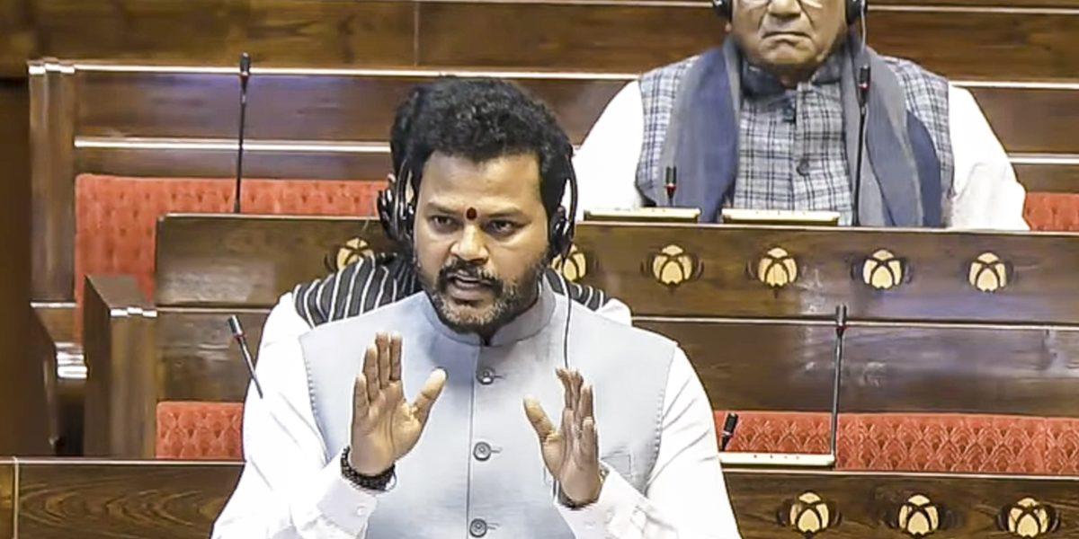 ’انڈیگو کی بڑی رکاوٹیں اندرونی خرابیوں کا نتیجہ‘، راجیہ سبھا میں وزیرِ شہری ہوابازی رام موہن نائیڈو کا بیان