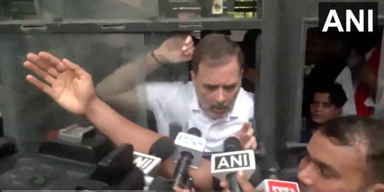 انتخابی کمیشن کی طرف اپوزیشن کا مارچ ناکام، راہل گاندھی سمیت کئی لیڈر گرفتار