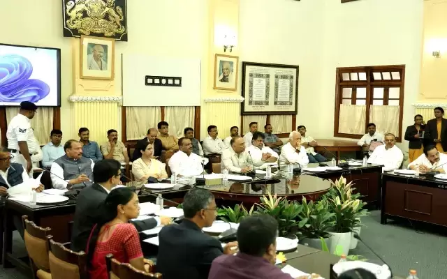 دکشن کنڑا میں لال پتھر کانکنی کے نئے قواعد جلد نافذ، اجازت ناموں کے عمل میں تیزی لانے کا فیصلہ