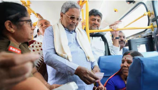 سدارامیا کا مرکز پر پروٹوکول خلاف ورزی پر شدید ردعمل، "شکتی یوجنا" کے تحت خواتین کے مفت سفر کا نیا سنگ میل