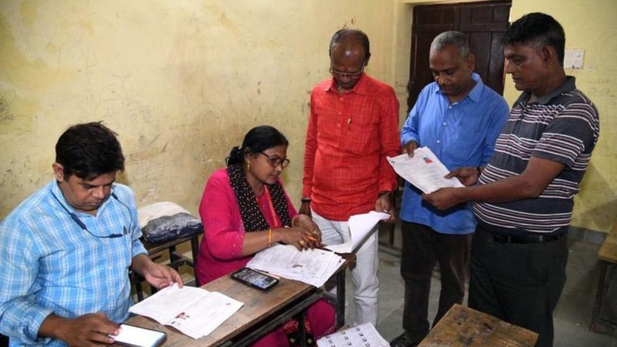 ملک بھر میں بی ایل اوز پر ایس آئی آر کے دباؤ سے خودکشی اور اموات، 20 کے قریب ہلاک