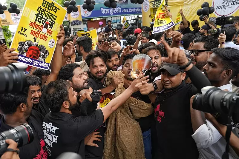 بنگلورو میں یوتھ کانگریس کا پکوڑا احتجاج، مودی کی سالگرہ کو ’یومِ بے روزگار‘ کے طور پر منایا