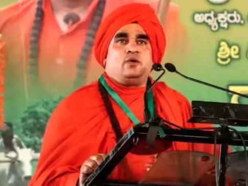 ہندو مذہب کی شناخت ظاہر کرنے کی تجویز پر لنگایت پنچمسالی پیٹھہ کے سربراہ کو برطرف کرنے کا فیصلہ