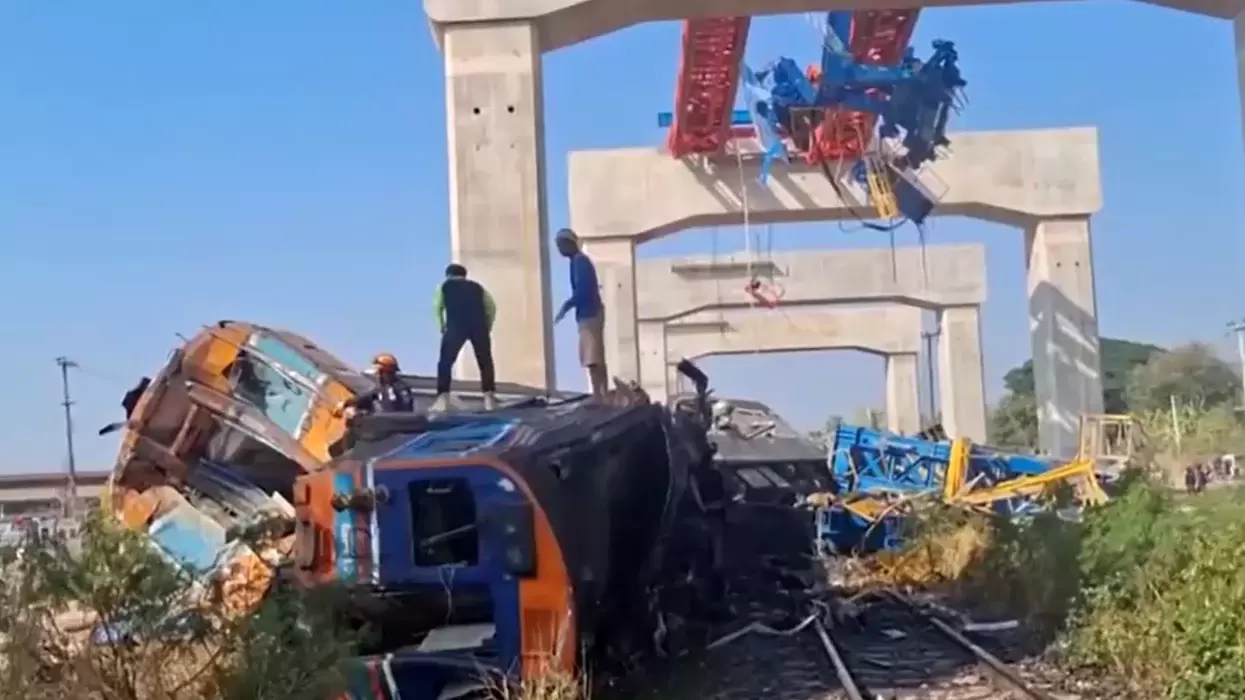 تھائی لینڈ میں خوفناک حادثہ، مسافر ٹرین پر کرین گرنے سے 22 ہلاک، کئی زخمی