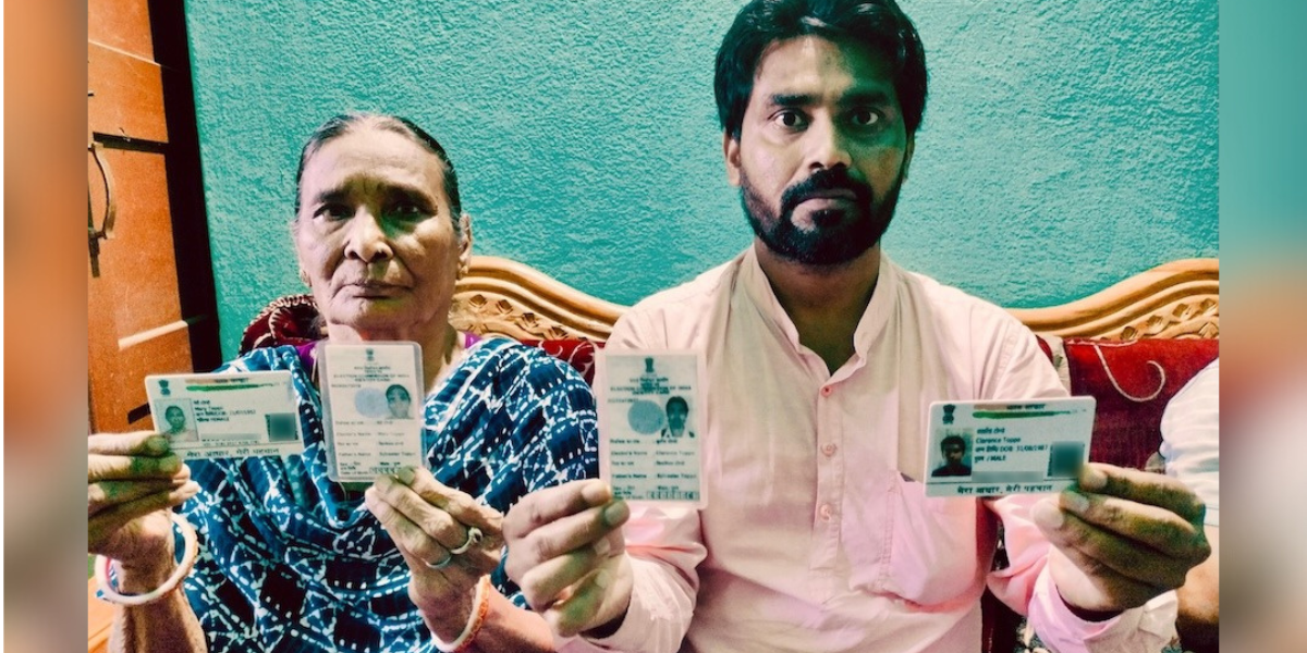 بہار الیکشن سے پہلے ووٹر لسٹ میں سنگین بے ضابطگیاں، سابق ٹیچر کو مرد اور مرحوم قرار دے دیا گیا!