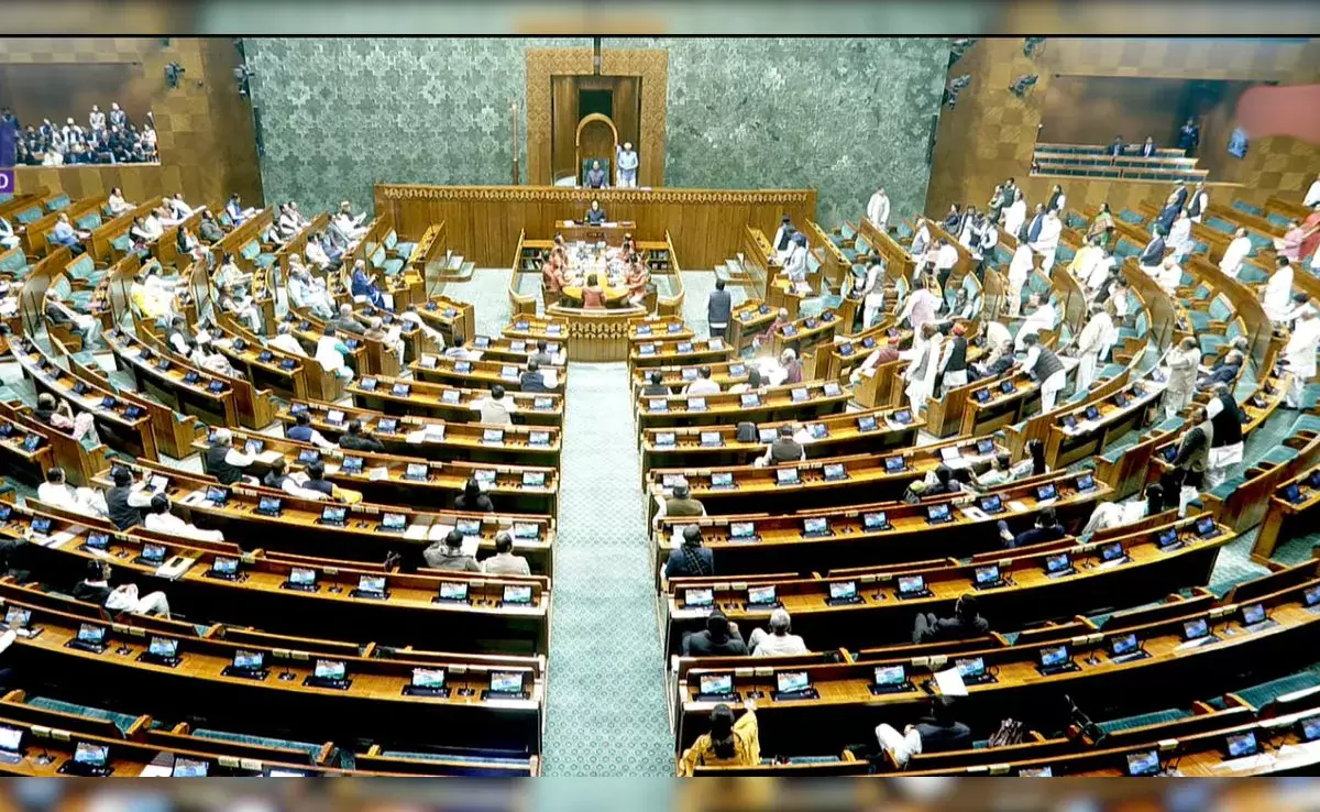 امریکہ سے واپس آنے والے تارکین وطن پر اپوزیشن کا احتجاج، لوک سبھا کی کارروائی ملتوی