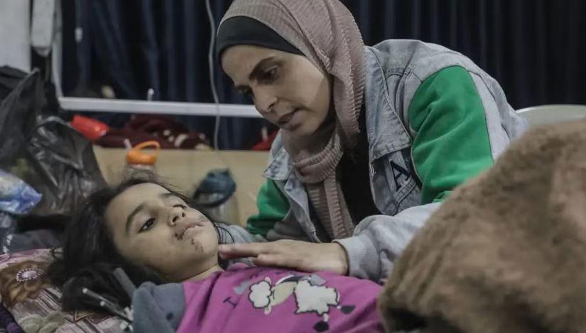 اقوامِ متحدہ کی تشویش: غزہ میں ڈھائی لاکھ کے قریب خواتین و بچیاں علاج سے محروم