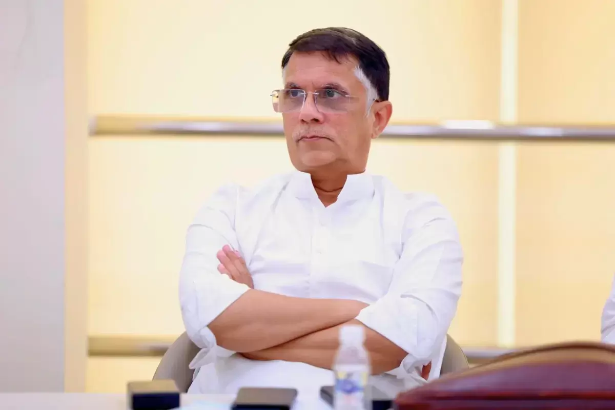 جموں و کشمیر میں امن کا دعویٰ محض فریب؟ پون کھیڑا کا حکومت پر سخت حملہ