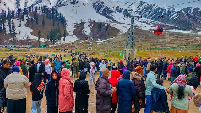 پہلگام سانحے کے بعد کشمیر میں معمولات بحال، سیاحت اور کاروبار میں سرگرمی