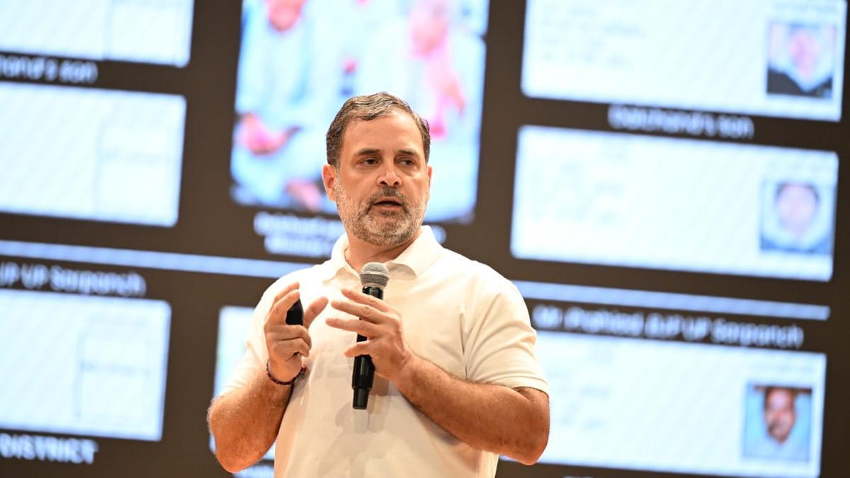 راہل گاندھی کا بڑا انکشاف: ’ایچ فائلز‘ میں ووٹ چوری کے ثبوت پیش، ہریانہ کے بعد بہار میں بھی دھاندلی کا اندیشہ