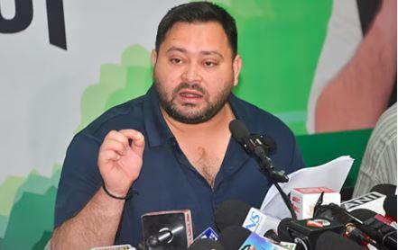 تیجسوی یادو کا الزام: بی جے پی الیکشن کمیشن کو اپنے مفاد میں استعمال کر رہی ہے، راہل گاندھی کے ساتھ مشترکہ عوامی مہم کا اعلان