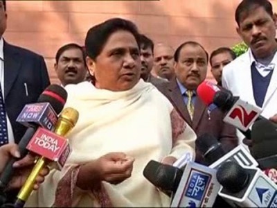 BJP has narrow mindset of making youth sell ‘pakoras’: Mayawati on violence by rail job aspirants