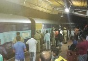 ریلوے ٹی ٹی کے خلاف بھٹکل ریلوے اسٹیشن پرٹرین روک کر سخت احتجاج؛ خاتون کو دھکا دینے سمیت مسافروں کے ساتھ بدسلوکی کرنے کا الزام