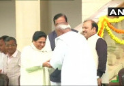 کماراسوامی بنے کرناٹک کے نئے  وزیراعلیٰ ؛ جی پرمیشور نے لیا ڈپٹی سی ایم کا حلف؛ بنگلور میں سیکولر پارٹیوں کے لیڈروں  کا میگا شو
