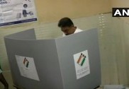 لوک سبھا انتخابات کا دوسرا مرحلہ ؛کشمیر سے کنیا کماری تک ہورہی ہے پولنگ؛ شام تک 61 فیصد پولنگ؛ جموں و کشمیر میں سب سے کم ووٹنگ