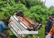 کنداپور: گنگولی کے قریب تیز رفتار کارنے ماری دوموٹر بائک کو ٹکر؛ ایک کی موت، دو شدید زخمی
