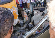 ہانگل میں کار اور بس کے درمیان ہوئی ٹکر میں ایک ہی خاندان کے تین لوگ جاں بحق؛ دو شدید زخمی