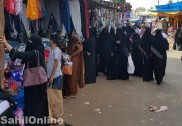 عیدالفطر کی آمد کے پیش نظر بھٹکل رمضان بازار میں شروع ہوگیا عوام کا ہجوم؛ مگر بزنس کم ہونے کو لے کر تاجر پریشان