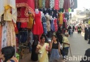 عیدالفطر کی آمد کے پیش نظر بھٹکل رمضان بازار میں شروع ہوگیا عوام کا ہجوم؛ مگر بزنس کم ہونے کو لے کر تاجر پریشان