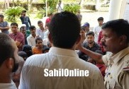  محکمہ جنگلات کے افسران کے خلاف بھٹکل پولس اسٹیشن کے باہر احتجاج؛ اے ایس پی کو دی گئی تحریری شکایت