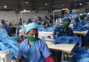  کوروناوائرس وباء:بھٹکل میں تیا ر ہورہے ہیں طبی عملے کے لئے ’حفاظتی کٹس؛ لاک ڈاون کے دوران بھی جاری ہے کام